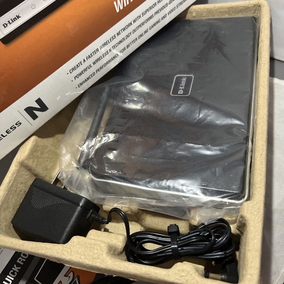 D-Link DIR-615-CS 300 Mbps 1-Port 10/100 Wireless N Router - Picture 2 of 4